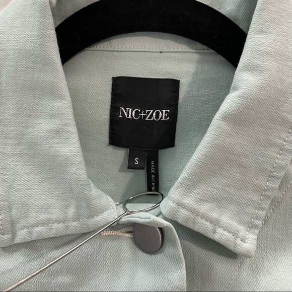 Nic + Zoe Super Stretch Denim Jacket with Raw Hem Size Small - Picture 4 of 8